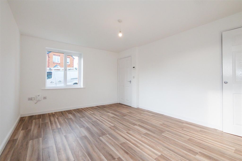 Property photo 3 of 28