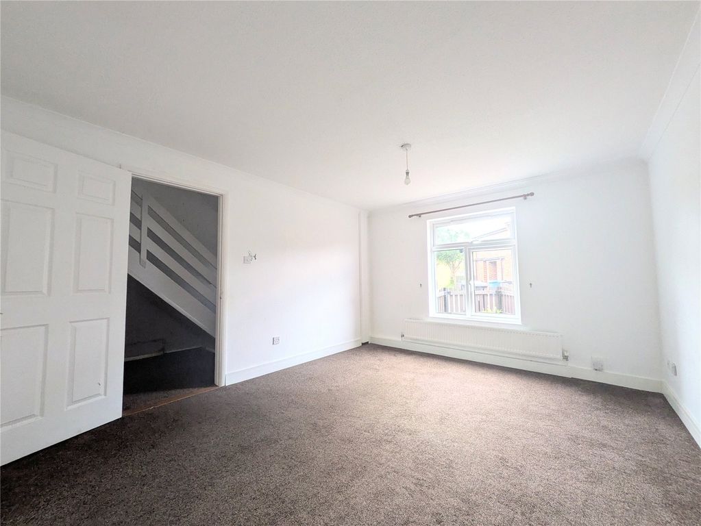 Property photo 3 of 14 Living Room