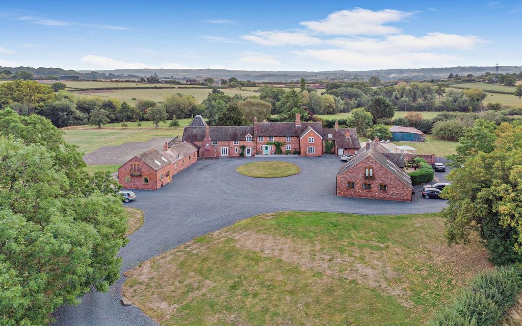 Property photo 1 of 33 Upper Harthall Farm