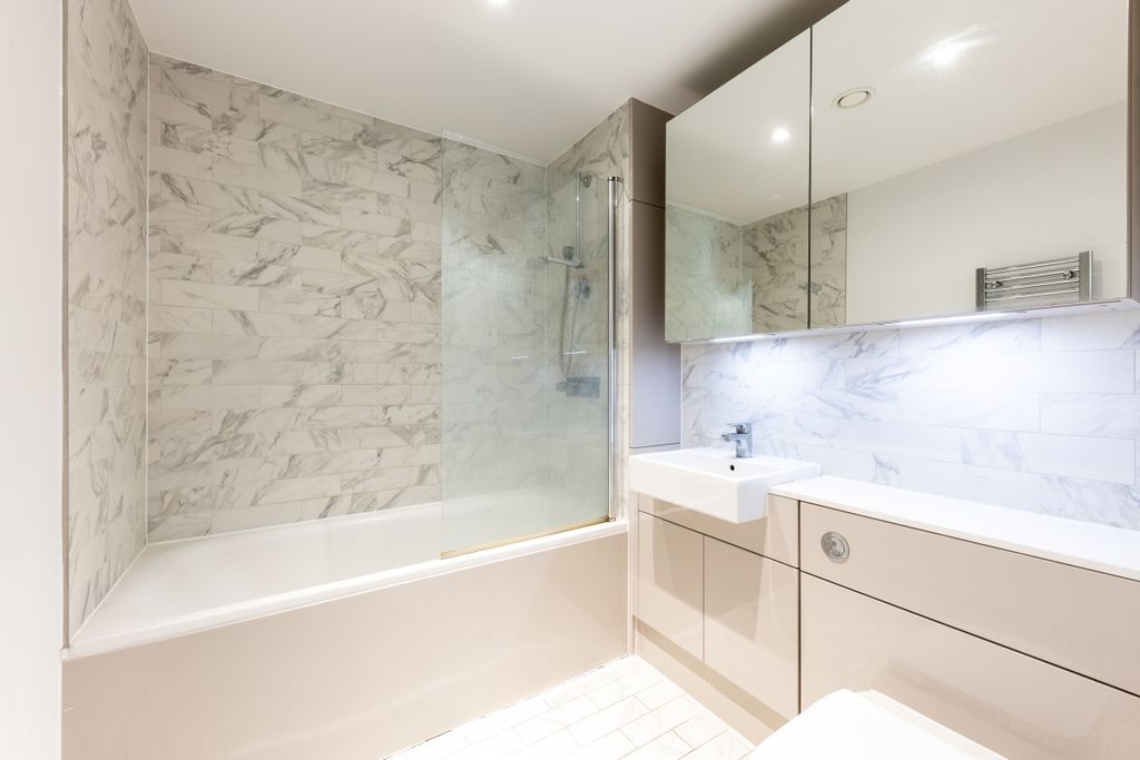 Property photo 1 of 11 Hurlock Heights F...