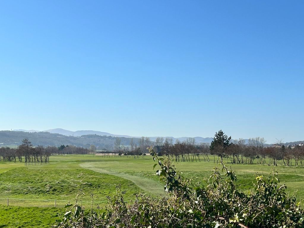 Property photo 3 of 44 Photo 2