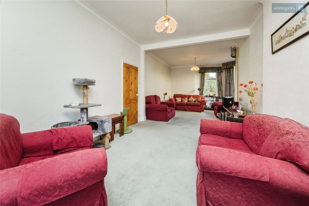Property photo 3 of 21 Picture No. 02