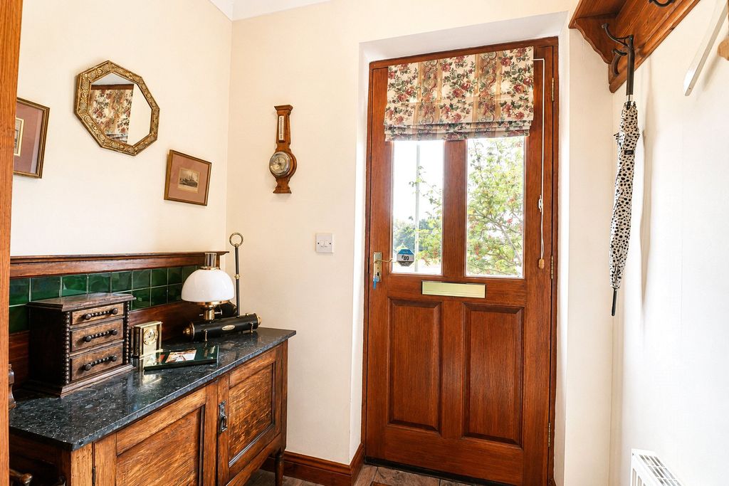 Property photo 3 of 24 3 - Picture No. 02