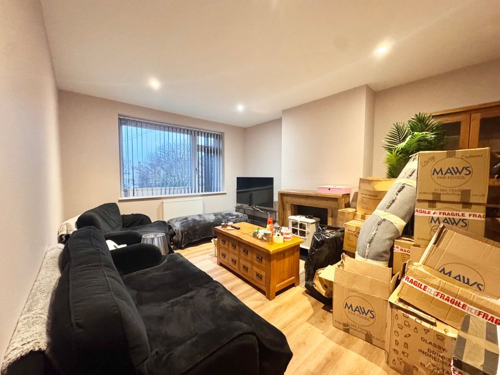 Property photo 3 of 10 Picture No. 11