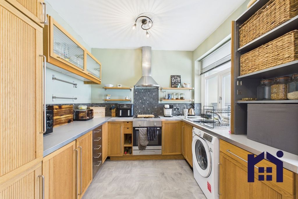 Property photo 3 of 18 Kitchen Diner