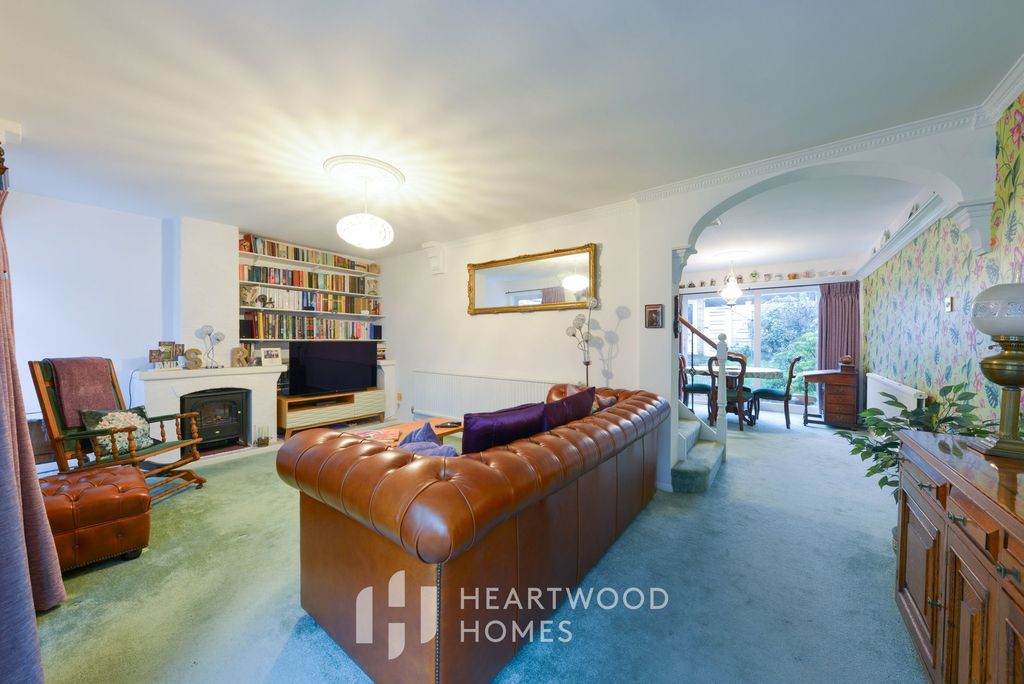 Property photo 1 of 17