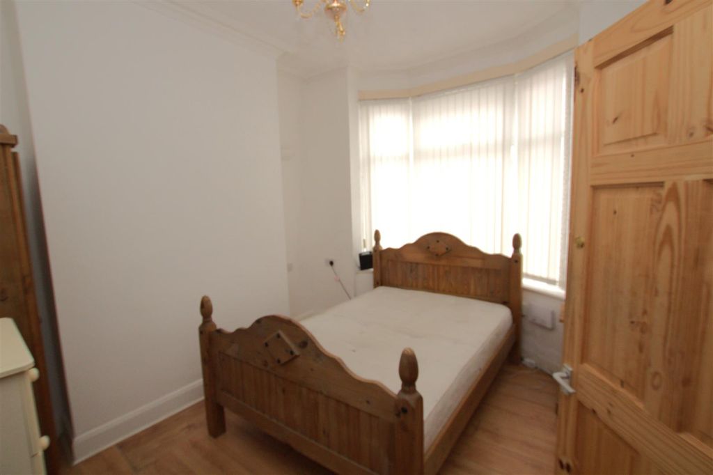 Property photo 3 of 9 Bedroom 1.Jpg