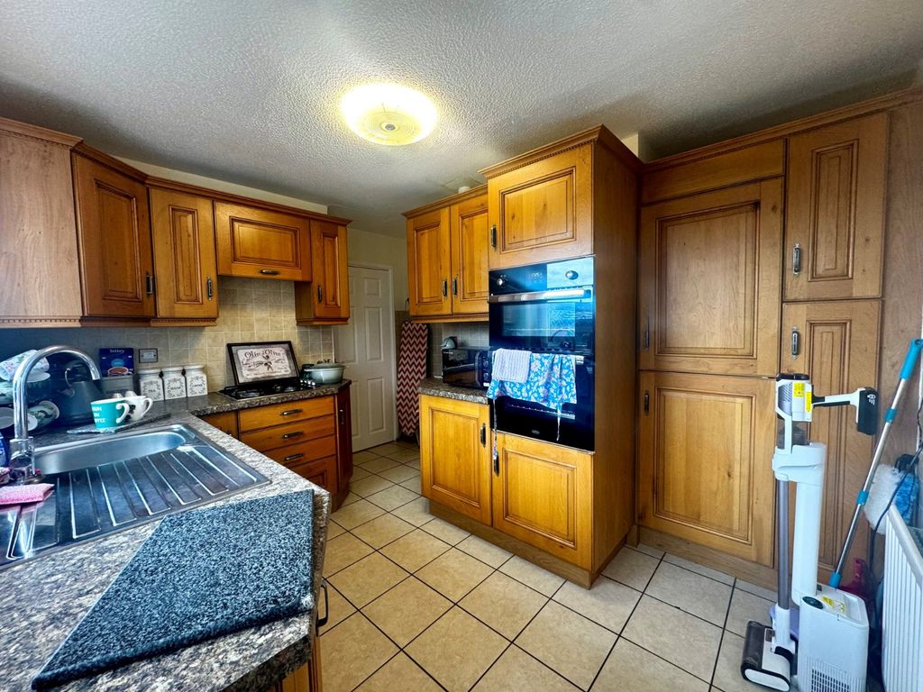 Property photo 2 of 16 Picture No. 01