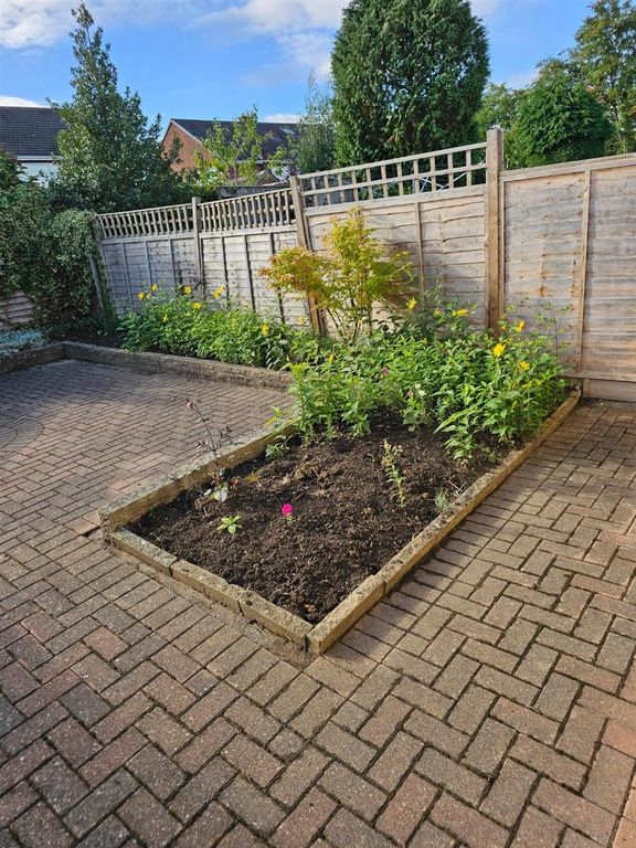 Property photo 1 of 9 External