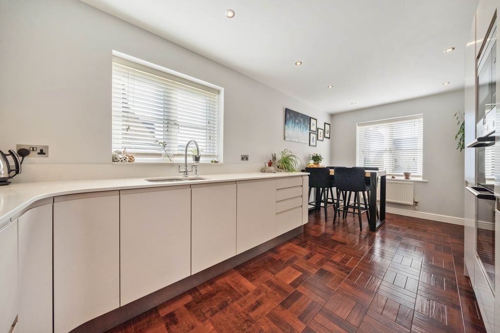 Property photo 3 of 19 1354491-11-68cd785E3d404