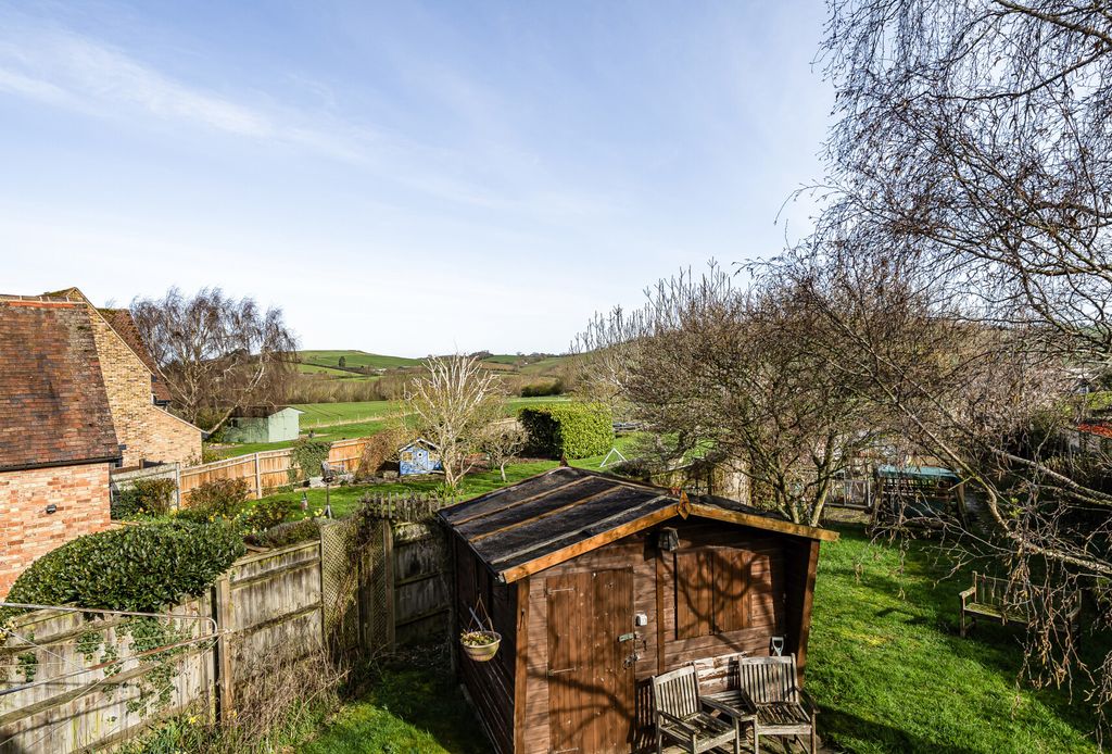 Property photo 2 of 15 1428981-13-69B3Fa...