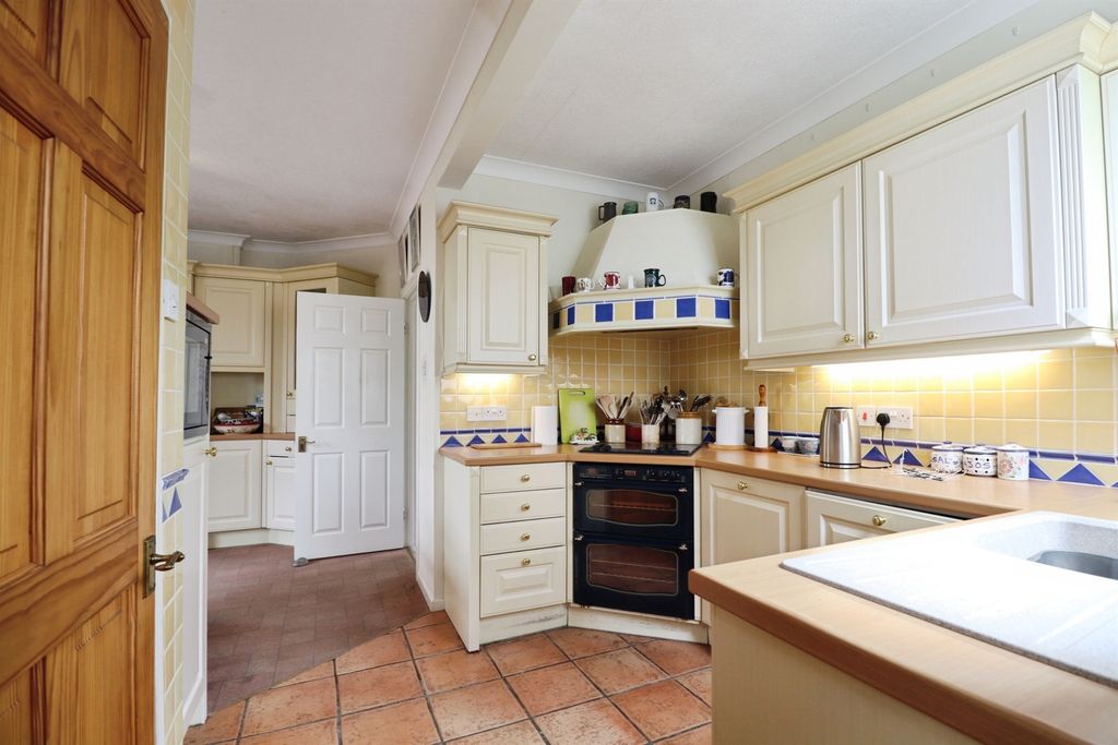 Property photo 1 of 35
