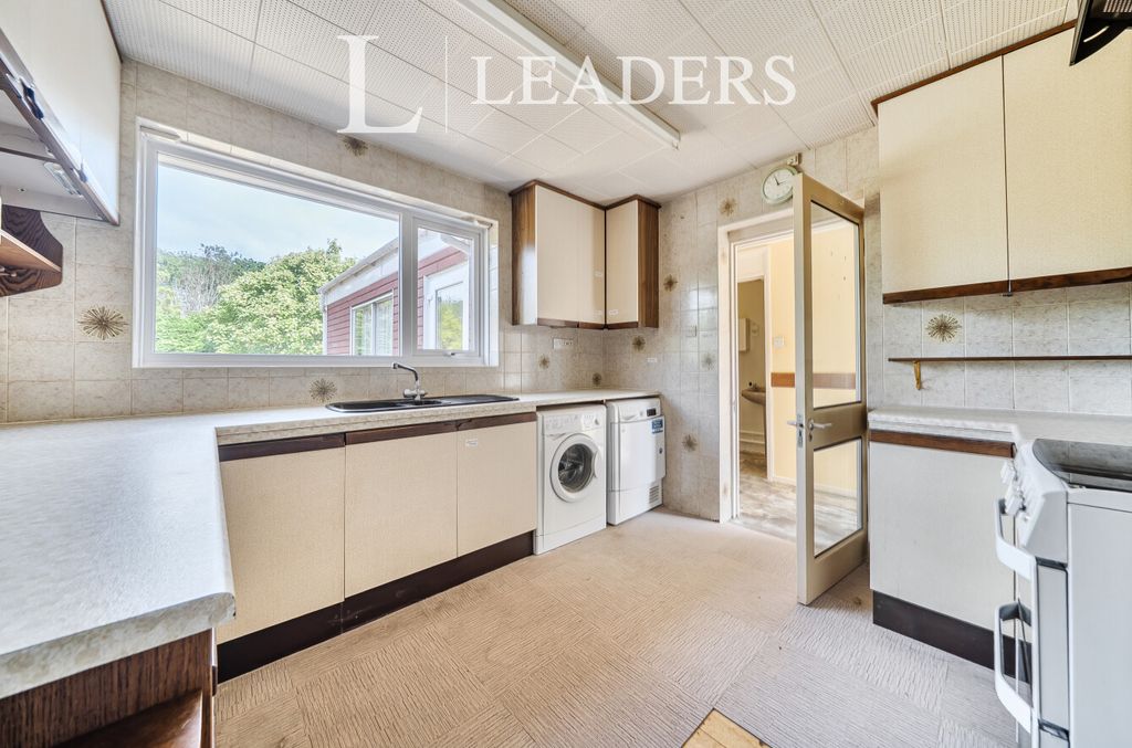 Property photo 1 of 18 76A322Ff-5320-40F...