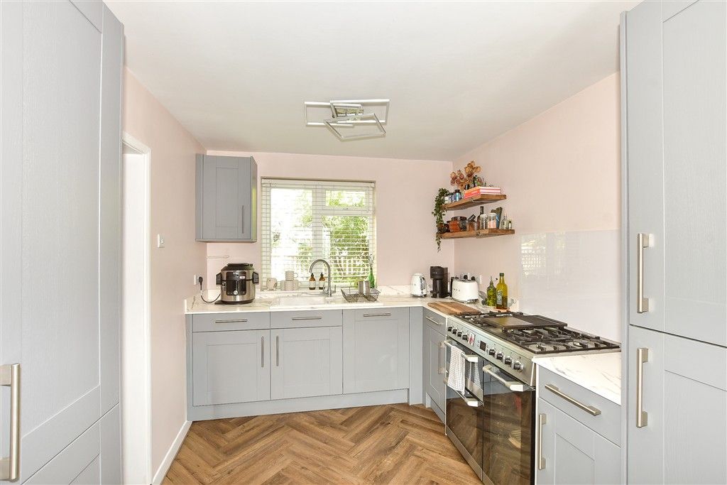 Property photo 2 of 17 Kitchen