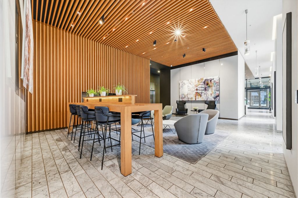 Property photo 3 of 25