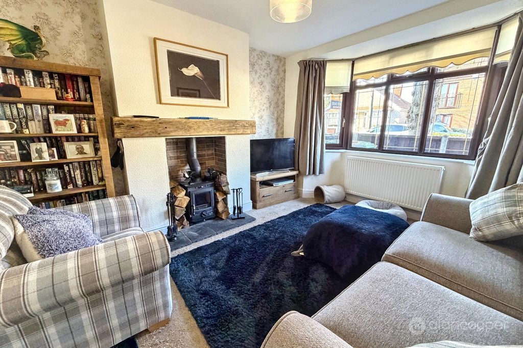 Property photo 2 of 17 5337685