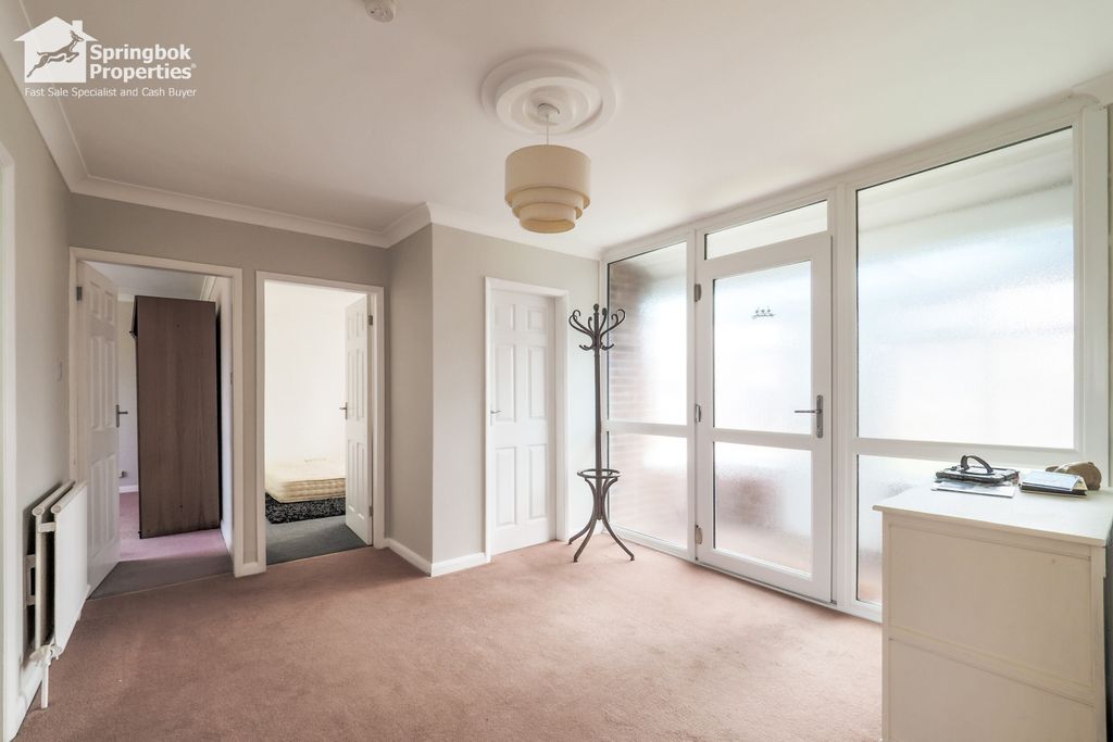 Property photo 3 of 16 Image 2