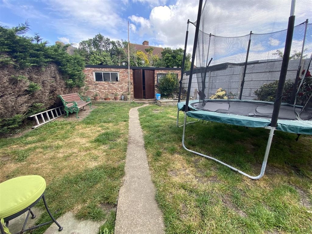 Additional image 22 of 4 bed semi-detached house for saleWood Lane, Dagenham RM8