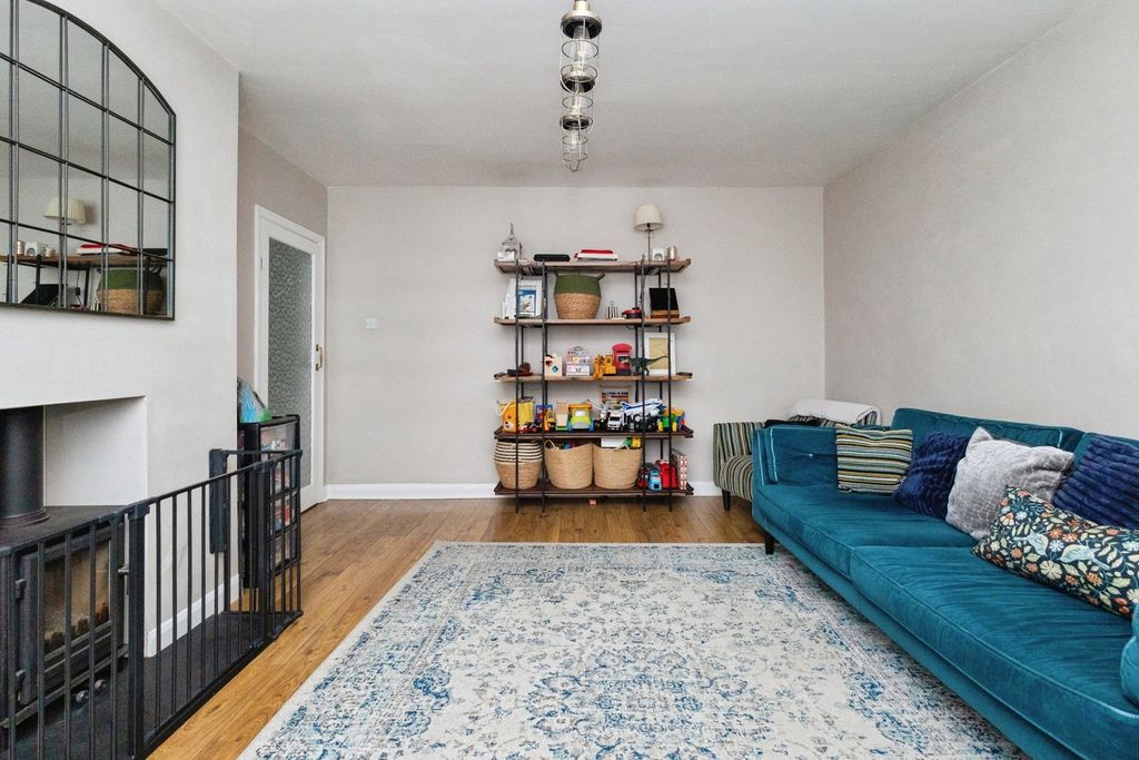 Property photo 3 of 17 Photo