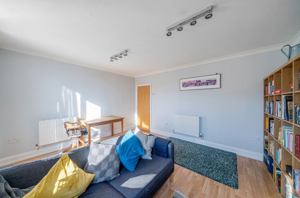 Property photo 3 of 13 1450041-27-69Ea5d...