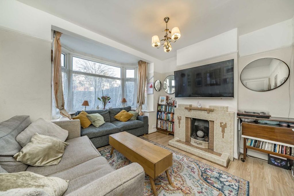 Property photo 2 of 6