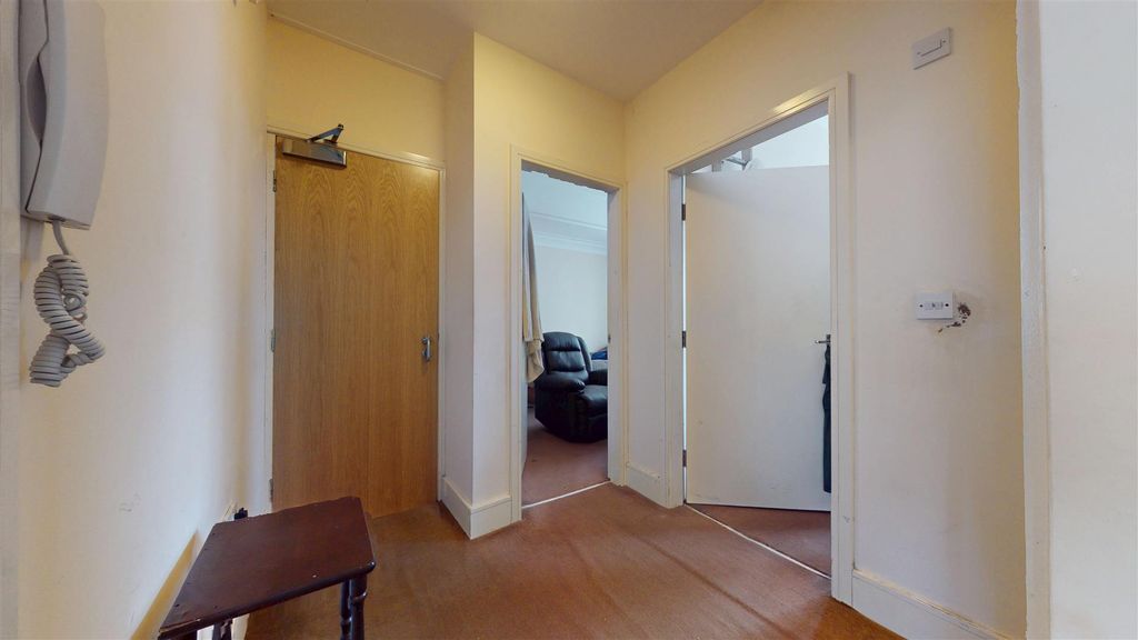 Property photo 2 of 10 Prescot Road Hallway