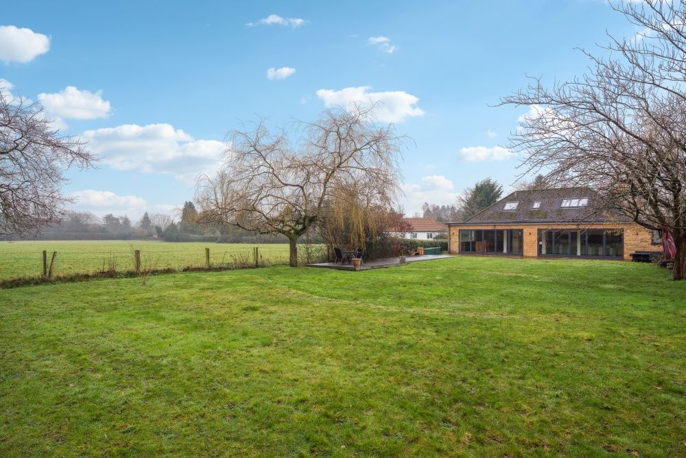 Property photo 2 of 31