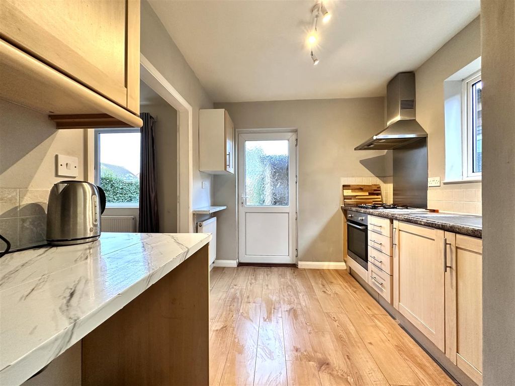 Property photo 2 of 18 Kitchen 360