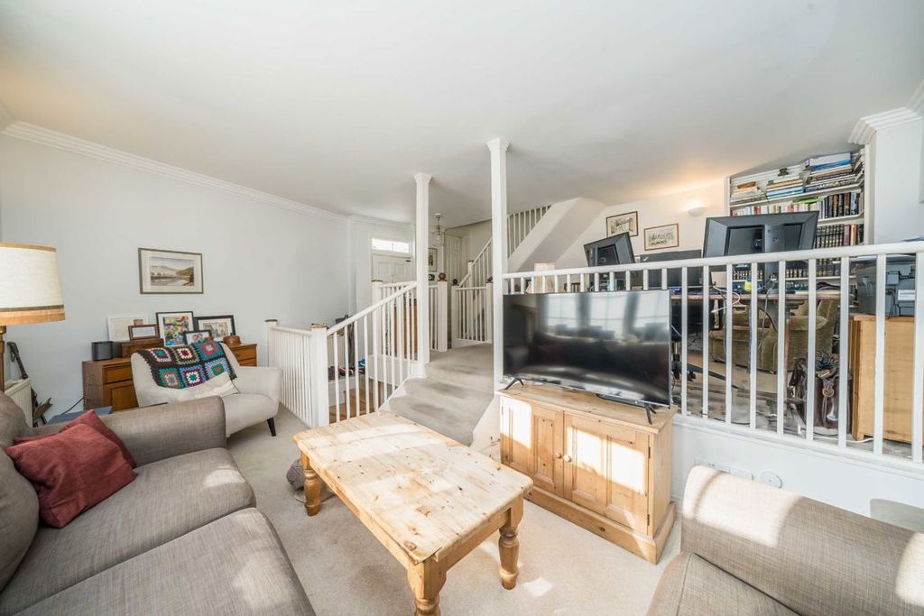 Property photo 3 of 6