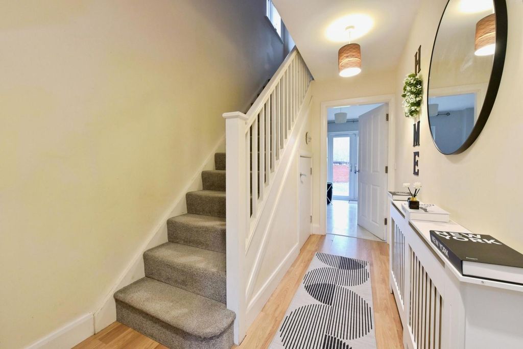 Property photo 2 of 16 Pbox-Img.Jpg