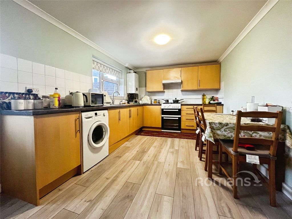 Property photo 2 of 14 Picture No. 12