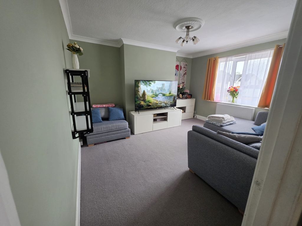 Property photo 3 of 6
