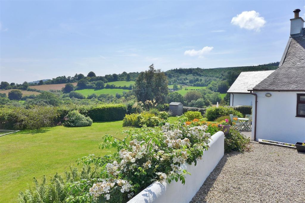 Property photo 2 of 31 Historical Garden And Views