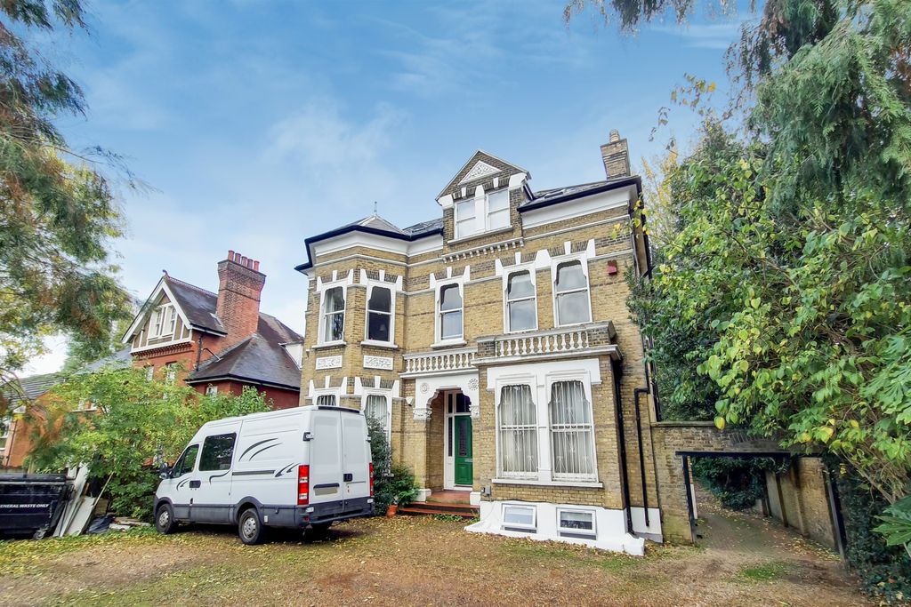 Property photo 1 of 9