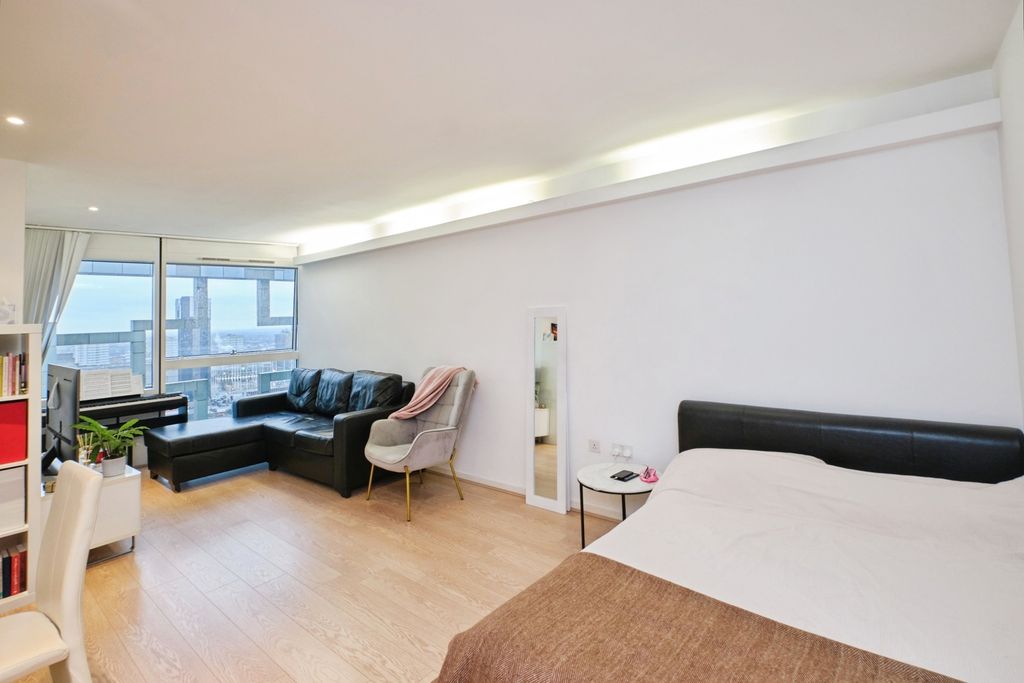 Property photo 3 of 20 Pbox-Img.Jpg