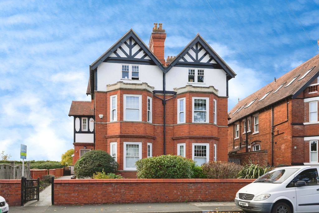 Property photo 1 of 17 External