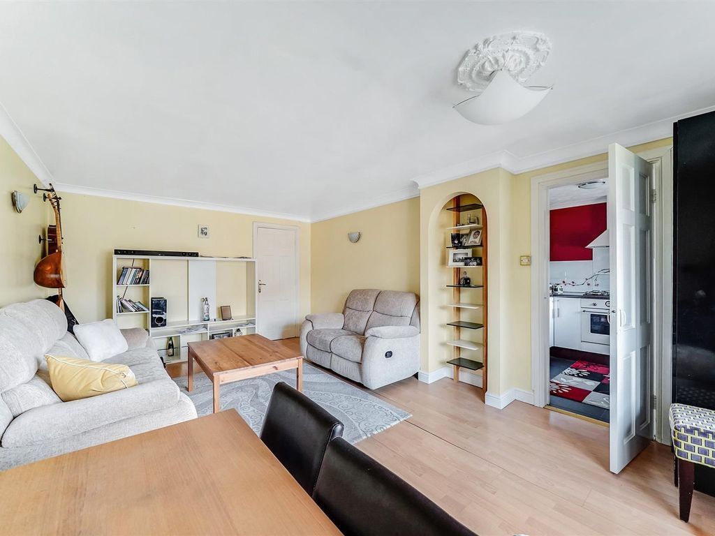 Property photo 3 of 12 Photo 4