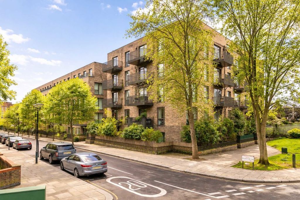 Property photo 1 of 8