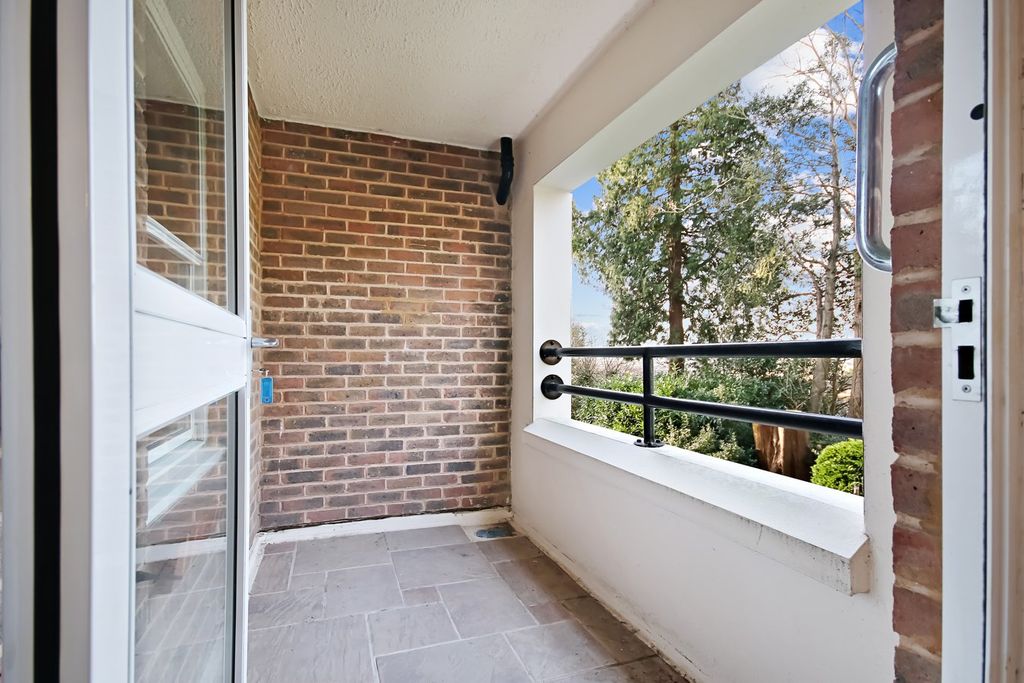 Additional image 7 of 2 bed flat for saleFairfield Road, East Grinstead RH19
