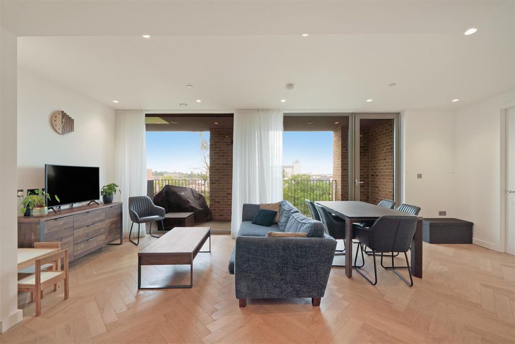 Property photo 1 of 22 Flat 6, Mentor House - 45Ps4Baxif2K1Ielzygu.Jpg