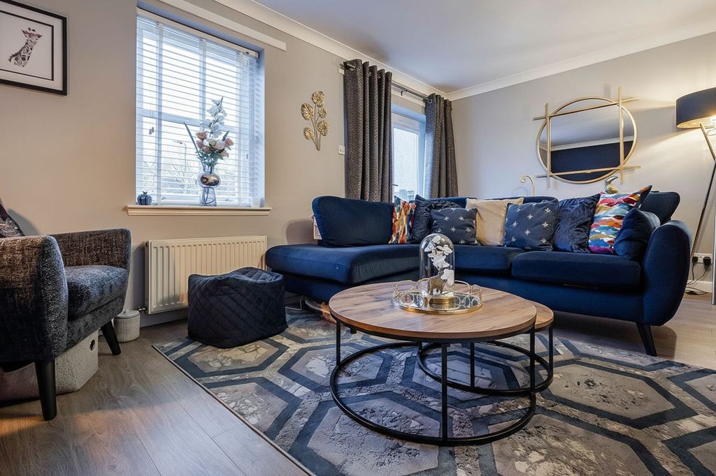 Property photo 3 of 22 Living Room/Diner