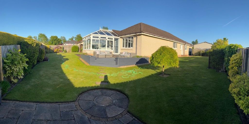 Property photo 2 of 42