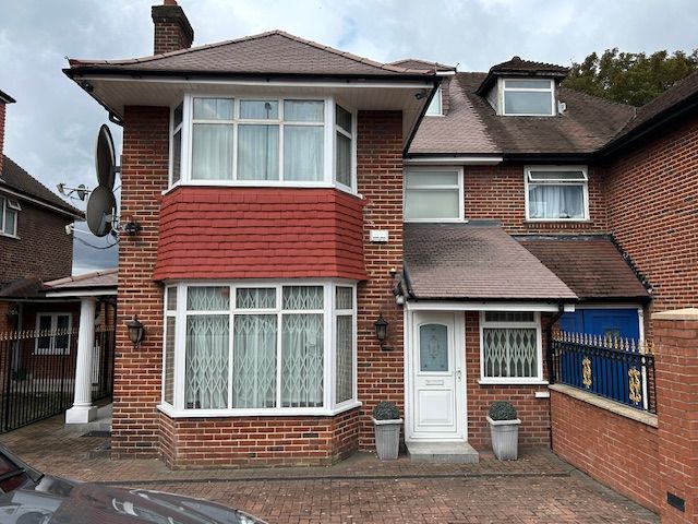 Property photo 1 of 11