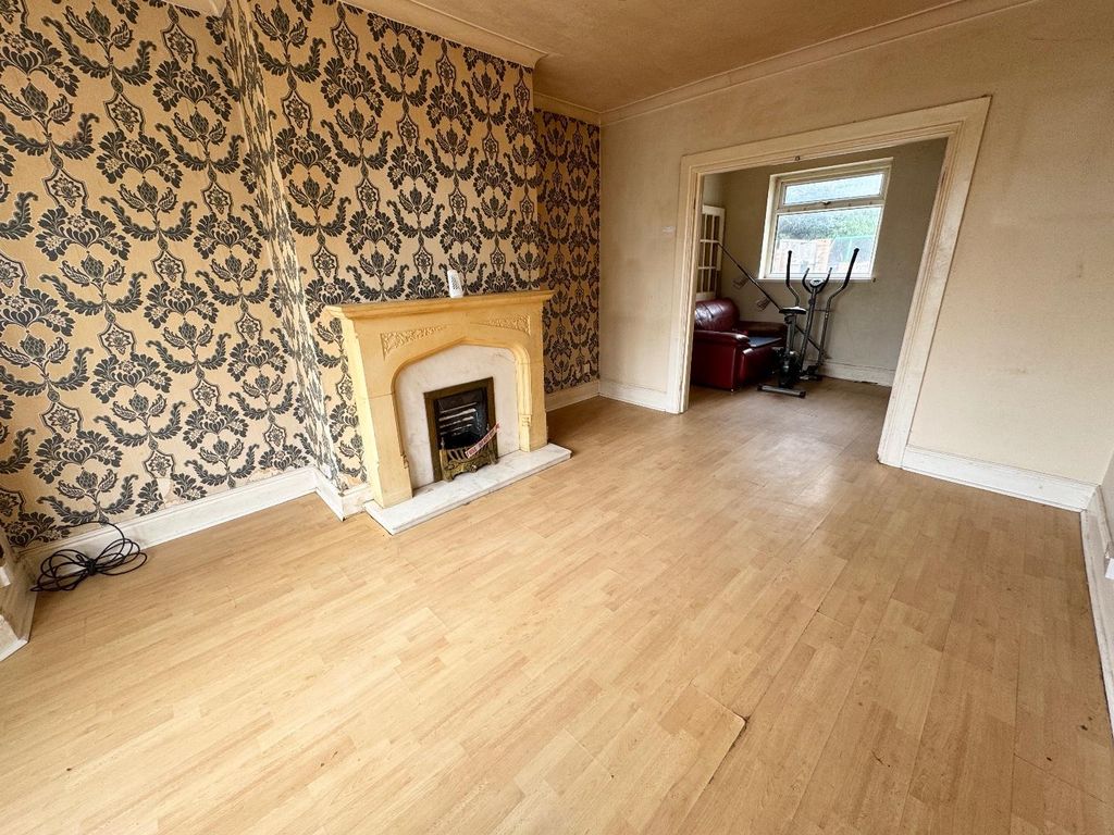 Property photo 2 of 6 Lounge
