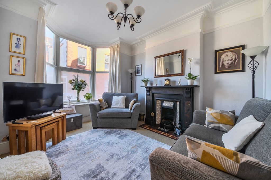 Property photo 2 of 21 1429294-2-69B92F3F25B18-Arw