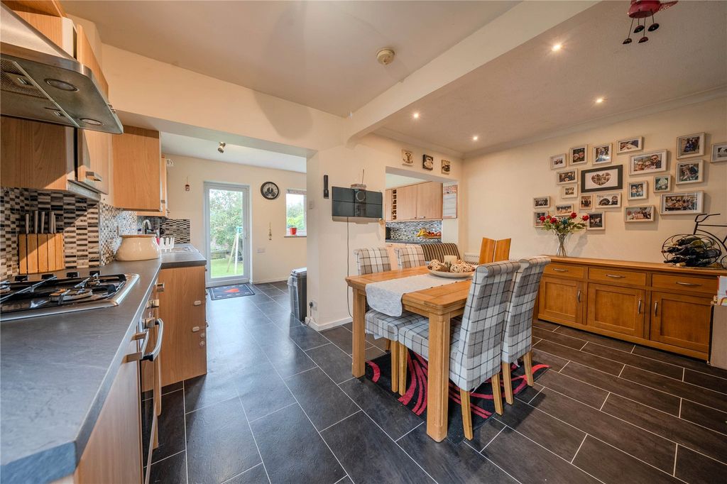 Property photo 3 of 16 Dining Kitchen