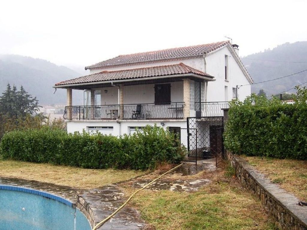 Property photo 1 of 2