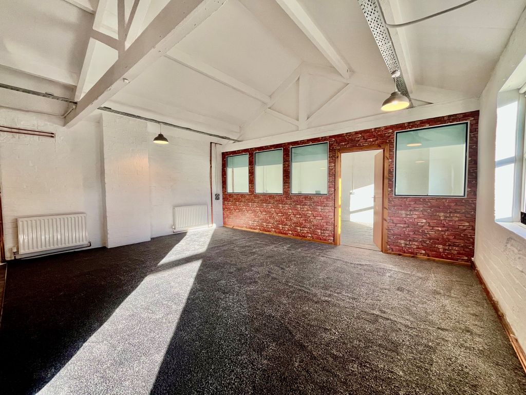 Property photo 3 of 8 Image