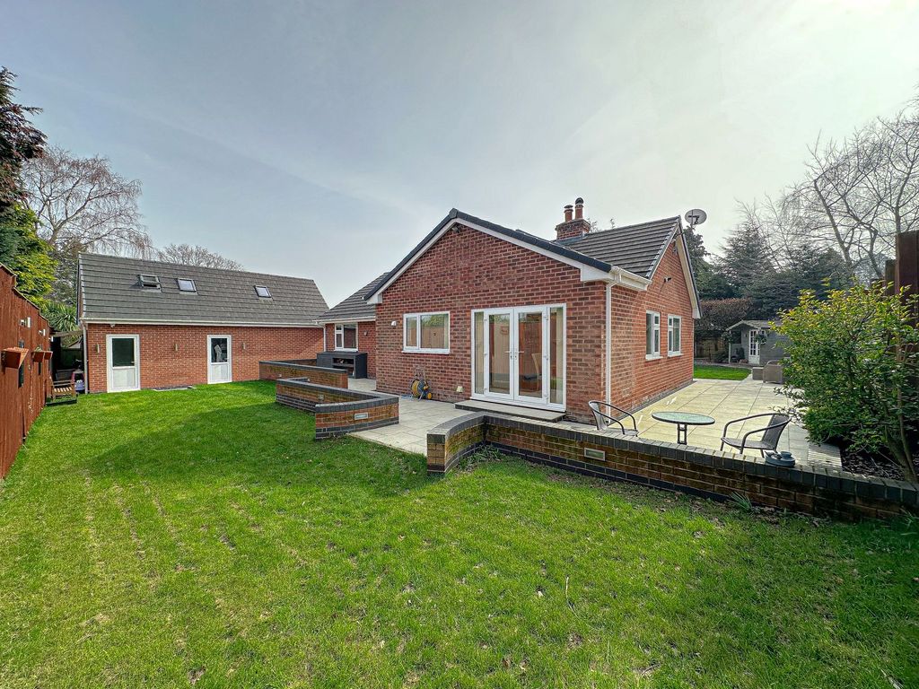 Property photo 2 of 40