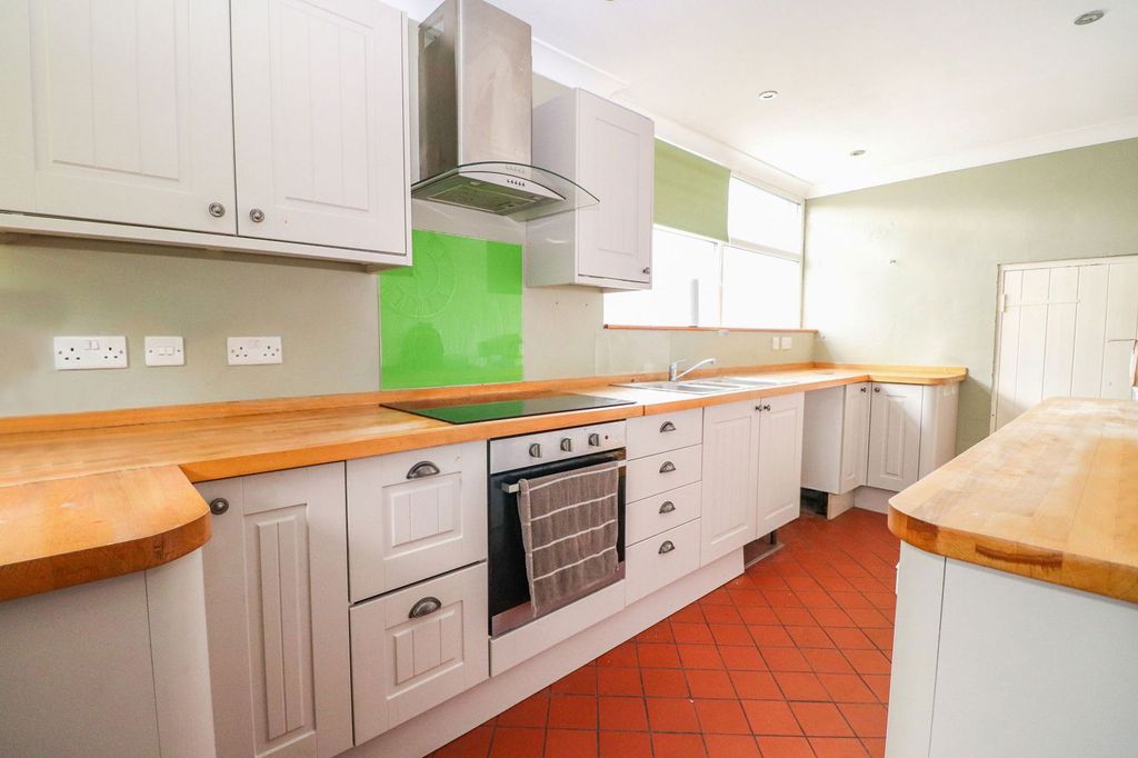 Property photo 2 of 15